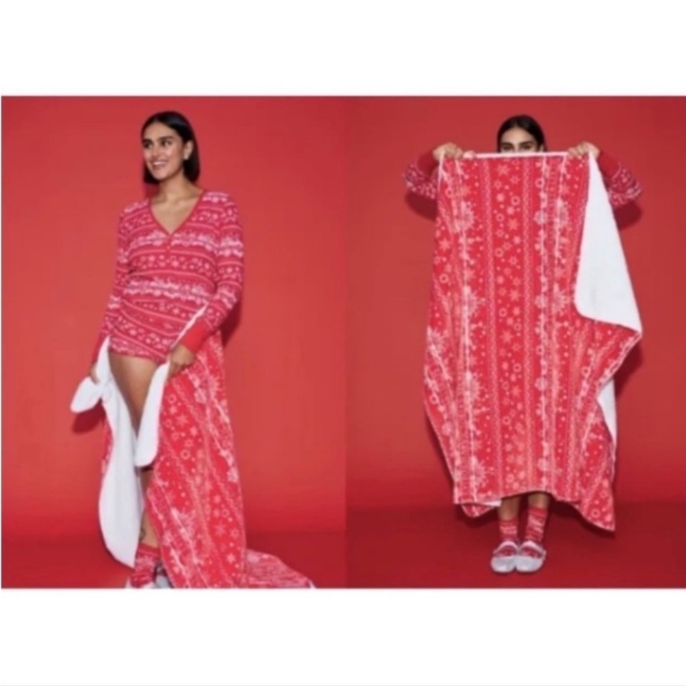 ❤️♥️💋NEW VICTORIA SECRET RED FAIR ISLE SNOWFLAKE ❄️ PLUSH FLEECE BLANKET